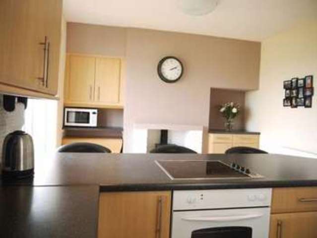  Image of 3 bedroom Semi-Detached house to rent in Leamington Drive Apperley Bridge Bradford BD10 at Leamington Drive Idle Bradford, BD10 9ST