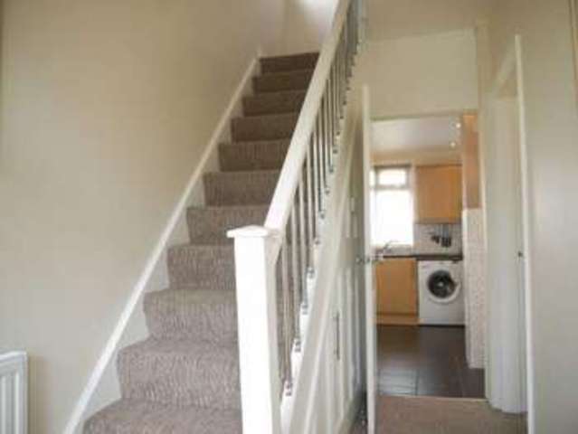  Image of 3 bedroom Semi-Detached house to rent in Leamington Drive Apperley Bridge Bradford BD10 at Leamington Drive Idle Bradford, BD10 9ST