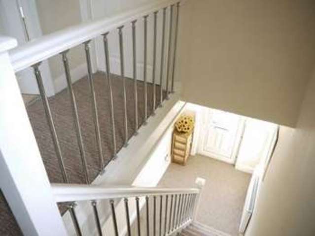  Image of 3 bedroom Semi-Detached house to rent in Leamington Drive Apperley Bridge Bradford BD10 at Leamington Drive Idle Bradford, BD10 9ST