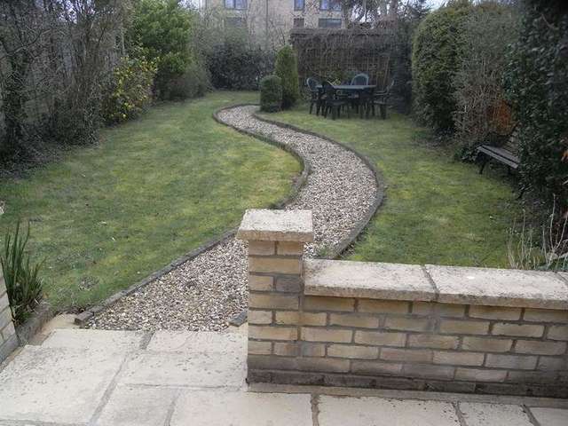  Image of 4 bedroom Semi-Detached house for sale in Leeside Barnet EN5 at Leeside  Barnet, EN5 2PD