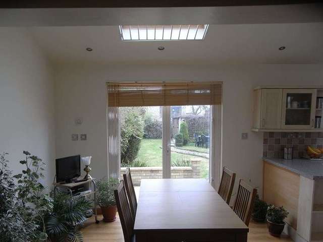  Image of 4 bedroom Semi-Detached house for sale in Leeside Barnet EN5 at Leeside  Barnet, EN5 2PD