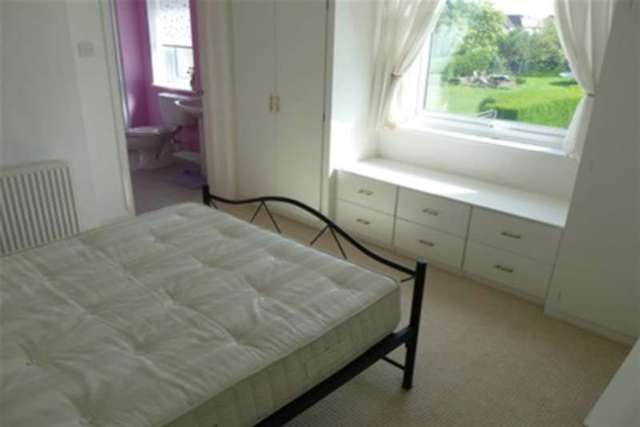  Image of 4 bedroom Detached house to rent in Leicester Road Glen Parva Leicester LE2 at Leicester, LE2 9HJ