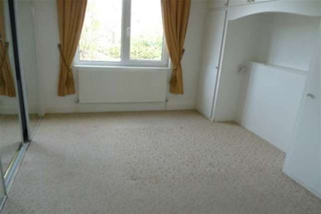  Image of 4 bedroom Detached house to rent in Leicester Road Glen Parva Leicester LE2 at Leicester, LE2 9HJ