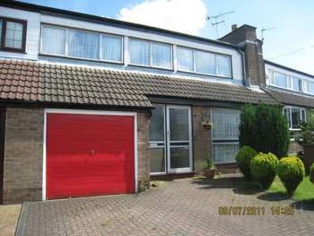  Image of 4 bedroom Semi-Detached house to rent in Leighton Avenue Littleborough OL15 at Leighton Avenue Smithybridge Littleborough, OL15 0BW