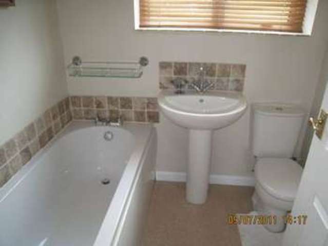 Image of 4 bedroom Semi-Detached house to rent in Leighton Avenue Littleborough OL15 at Leighton Avenue Smithybridge Littleborough, OL15 0BW