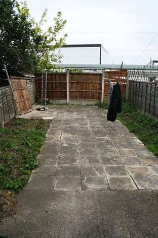  Image of Terraced house to rent in Ley Street Ilford IG1 at Ley Street  Ilford, IG1 4BW