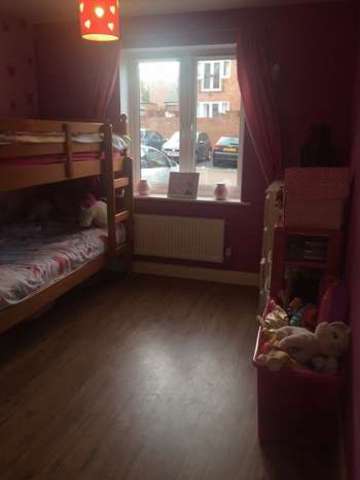  Image of 2 bedroom Flat to rent in Lindie Gardens Uxbridge UB8 at Lindie Gardens  Uxbridge, UB8 1GR