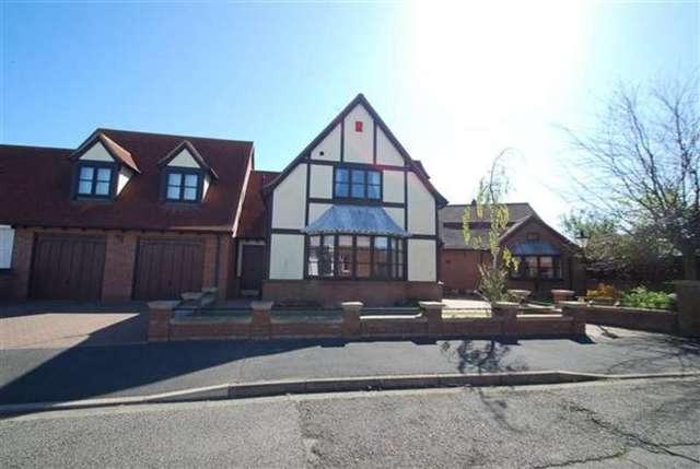  Image of 4 bedroom Detached house for sale in Links Crescent Skegness PE25 at Skegness, PE25 3AF
