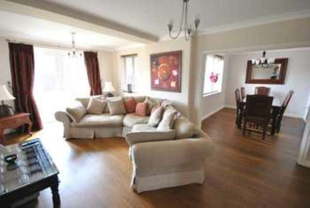  Image of 4 bedroom Detached house to rent in Little Roodee Hawarden Deeside CH5 at Little Roodee Hawarden Deeside, CH5 3PU