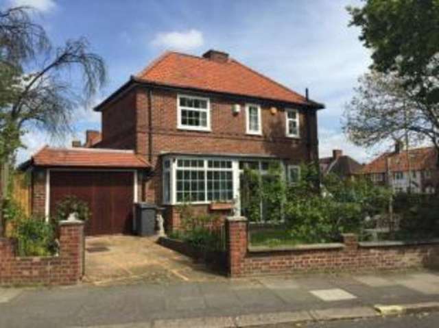  Image of 3 bedroom Detached house for sale in Littlefield Road Burnt Oak Edgware HA8 at Edgware  Burnt Oak, HA8 0TD