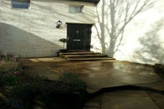  Image of 3 bedroom Property to rent in Lochbrae Drive Rutherglen Glasgow G73 at Glasgow, G73 5QL