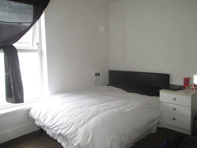  Image of 2 bedroom Terraced house for sale in Londesborough Road Southsea PO4 at Londesborough Road  Southsea, PO4 0EU