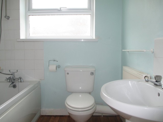  Image of 2 bedroom Terraced house for sale in Londesborough Road Southsea PO4 at Londesborough Road  Southsea, PO4 0EU