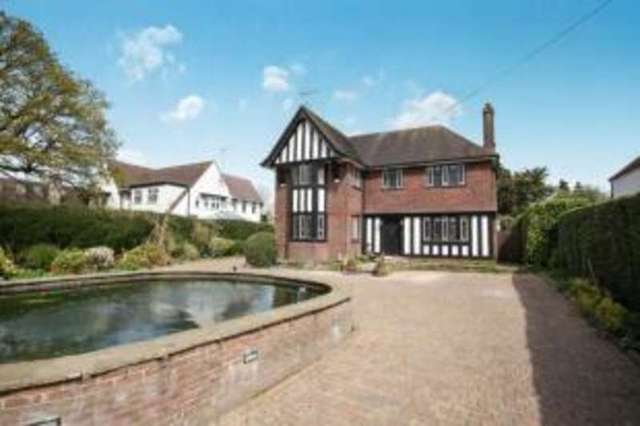  Image of 5 bedroom Detached house for sale in London Road Luton LU1 at Luton Bedfordshire Slip End, LU1 3RL