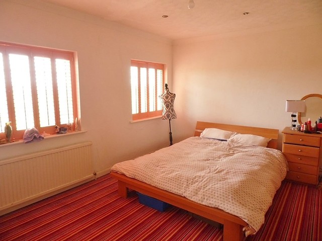  Image of 3 bedroom Detached house for sale in London Road Waterlooville PO7 at London Road  Waterlooville, PO7 5SP