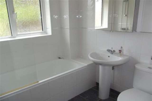  Image of 3 bedroom Terraced house to rent in Longfield Road Dover CT17 at Dover, CT17 9QP