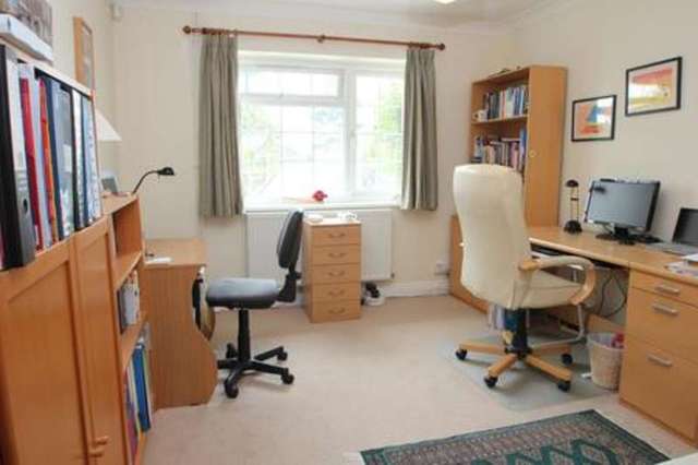  Image of 5 bedroom Detached house to rent in Longleat Close Westbury-on-Trym Bristol BS9 at Henleaze Bristol Bristol, BS9 4LP