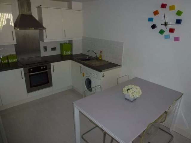  Image of 2 bedroom Apartment to rent in Lowbridge Court Garston Liverpool L19 at Liverpool, L19 2JP