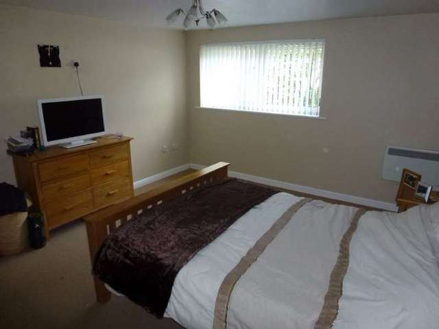  Image of 2 bedroom Apartment to rent in Lowbridge Court Garston Liverpool L19 at Liverpool, L19 2JP