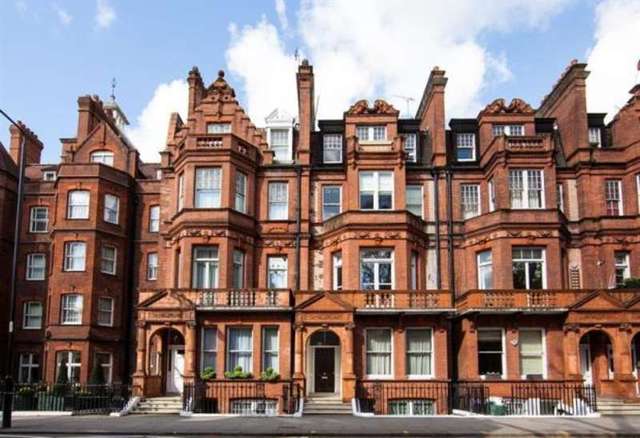  Image of 3 bedroom Flat for sale in Lower Sloane Street London SW1W at London  Sloane Square, SW1W 8BP