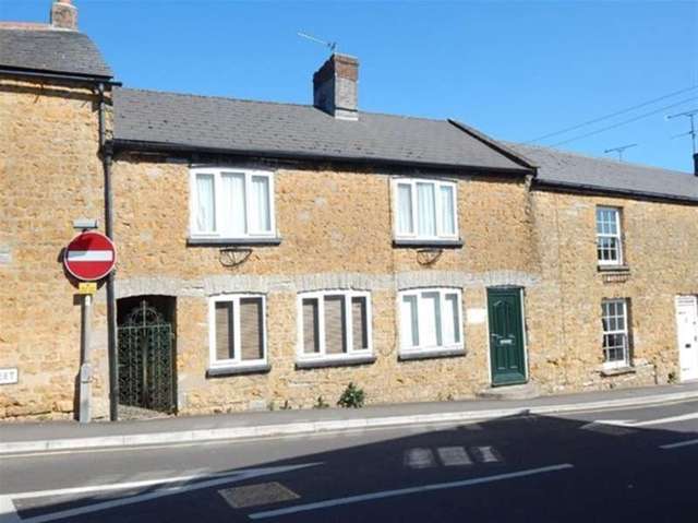  Image of 3 bedroom Terraced house for sale in Lower Woodcock Street Castle Cary BA7 at Castle Cary, BA7 7BH