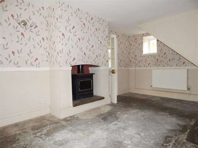  Image of 3 bedroom Terraced house for sale in Lower Woodcock Street Castle Cary BA7 at Castle Cary, BA7 7BH