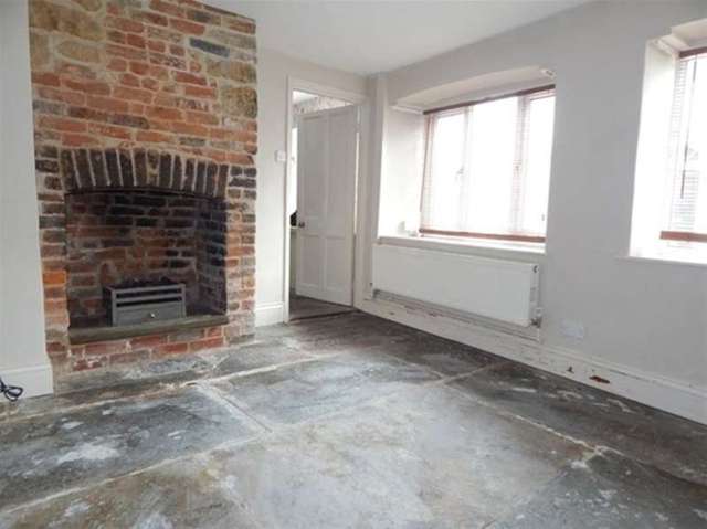  Image of 3 bedroom Terraced house for sale in Lower Woodcock Street Castle Cary BA7 at Castle Cary, BA7 7BH
