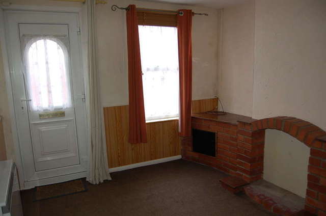  Image of 2 bedroom Terraced house to rent in St. Peters Street Lowestoft NR32 at Lowestoft Lowestoft Lowestoft, NR32 2NA