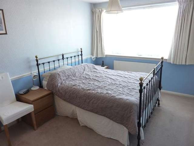  Image of 3 bedroom Detached house for sale in Lowther Road Dunstable LU6 at Kensworth Common, LU6 3LP