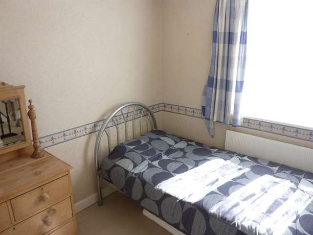  Image of 3 bedroom Detached house for sale in Lowther Road Dunstable LU6 at Kensworth Common, LU6 3LP
