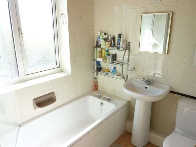  Image of 3 bedroom Detached house for sale in Lowther Road Dunstable LU6 at Kensworth Common, LU6 3LP