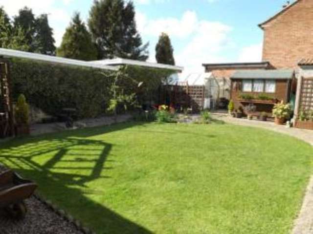  Image of 3 bedroom Bungalow for sale in Lubbesthorpe Road Leicester LE3 at Leicester Leicestershire Braunstone, LE3 2XG
