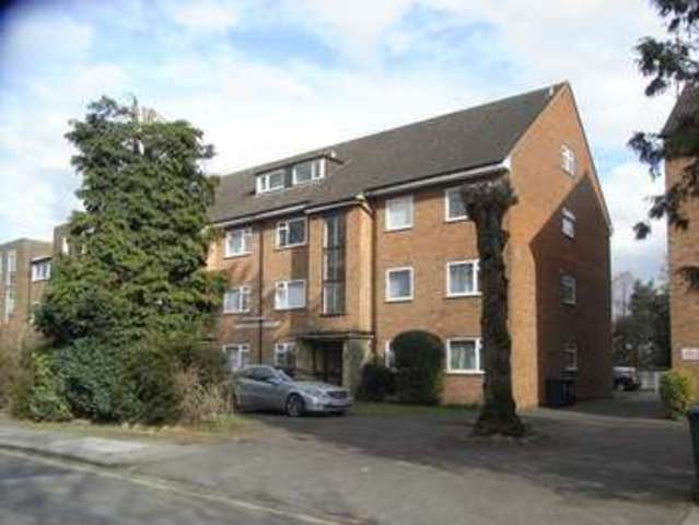  Image of 1 bedroom Flat for sale in Lyonsdown Road New Barnet Barnet EN5 at Lyonsdown Road New Barnet Barnet, EN5 1LD