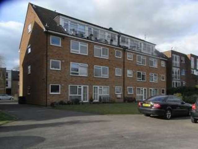  Image of 1 bedroom Flat for sale in Lyonsdown Road New Barnet Barnet EN5 at Lyonsdown Road New Barnet Barnet, EN5 1LD