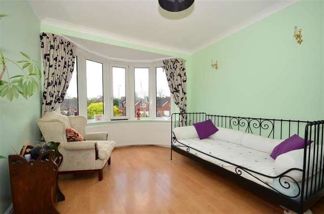  Image of 3 bedroom Bungalow for sale in Maidstone Road Rainham Gillingham ME8 at Rainham Gillingham Gillingham, ME8 0HH