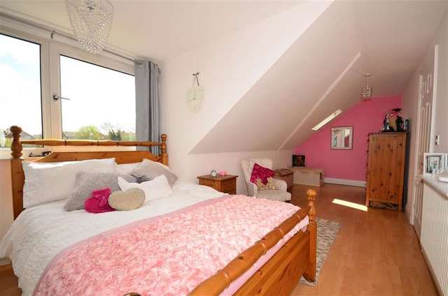  Image of 3 bedroom Bungalow for sale in Maidstone Road Rainham Gillingham ME8 at Rainham Gillingham Gillingham, ME8 0HH