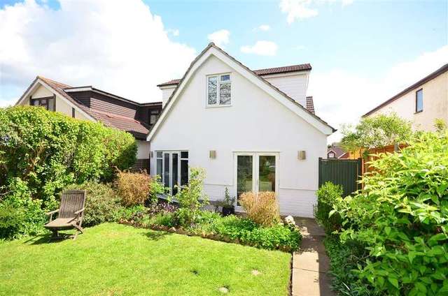  Image of 3 bedroom Bungalow for sale in Maidstone Road Rainham Gillingham ME8 at Rainham Gillingham Gillingham, ME8 0HH