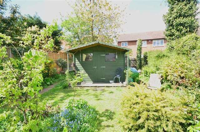  Image of 3 bedroom Bungalow for sale in Maidstone Road Rainham Gillingham ME8 at Rainham Gillingham Gillingham, ME8 0HH