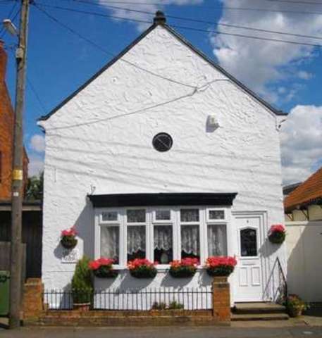  Image of 2 bedroom Property for sale in Main Street Thornton Curtis Ulceby DN39 at 4 Main Street Thornton Curtis Ulceby, DN39 6XW