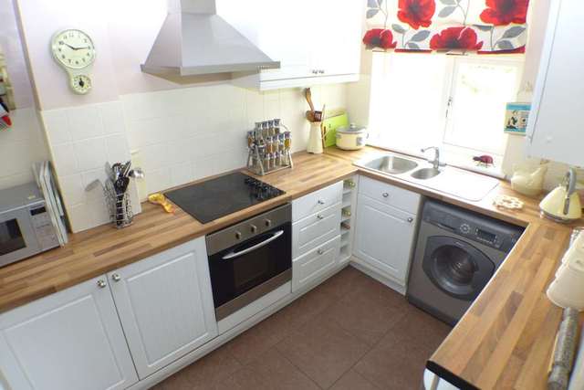  Image of 2 bedroom Flat for sale in Manor Road Sidcup DA15 at Manor Road  Sidcup, DA15 7HU