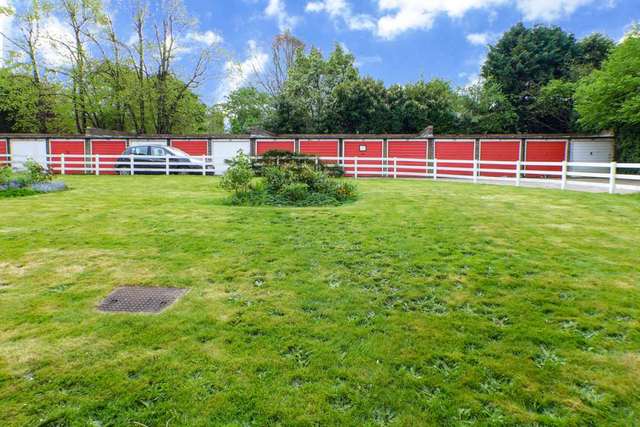  Image of 2 bedroom Flat for sale in Manor Road Sidcup DA15 at Manor Road  Sidcup, DA15 7HU