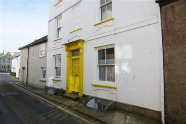  Image of 1 bedroom Flat to rent in North Street Marazion TR17 at Marazion, TR17 0EB