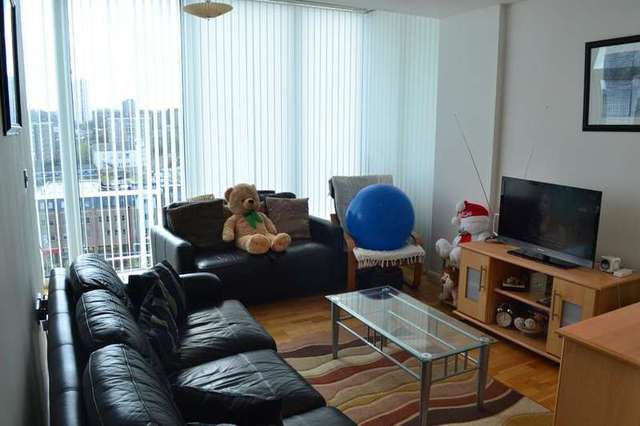  Image of 2 bedroom Flat to rent in Bowling Green Row London SE18 at Maritime House, Greens End  London, SE18 6HB