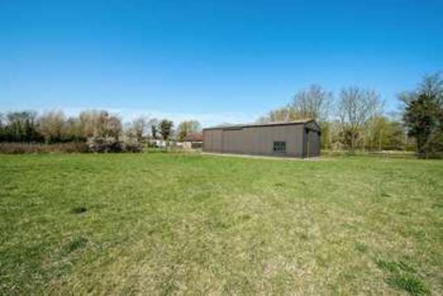  Image of 5 bedroom Detached house for sale in Marsh Marsh Aylesbury HP17 at Marsh Aylesbury, HP17 8SP