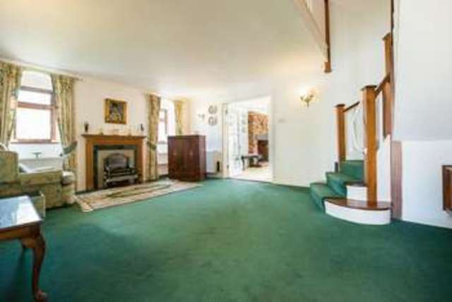  Image of 5 bedroom Detached house for sale in Marsh Marsh Aylesbury HP17 at Marsh Aylesbury, HP17 8SP