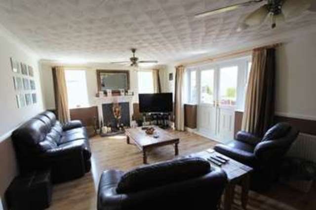  Image of 5 bedroom Detached house for sale in Marsh Lane Barton-upon-Humber DN18 at Marsh Lane  Barton-upon-Humber, DN18 5HF
