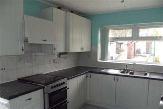  Image of 2 bedroom Bungalow to rent in Martland Crescent Wigan WN6 at Wigan, WN6 8QD