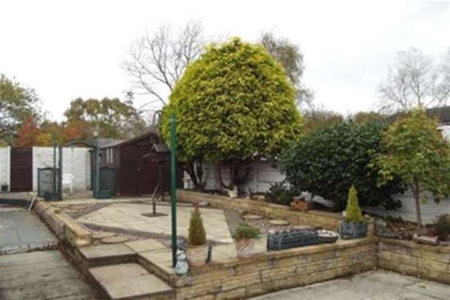  Image of 2 bedroom Bungalow to rent in Martland Crescent Wigan WN6 at Wigan, WN6 8QD