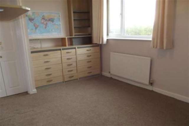  Image of 2 bedroom Bungalow to rent in Martland Crescent Wigan WN6 at Wigan, WN6 8QD