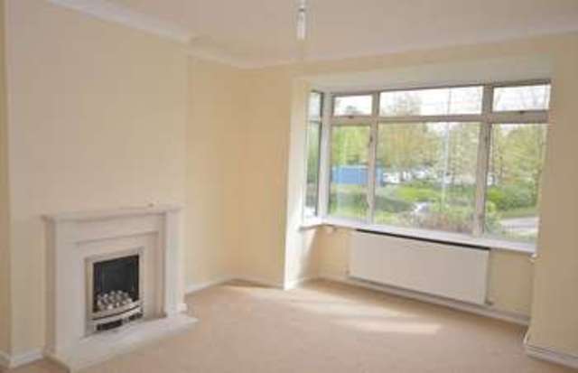  Image of 2 bedroom Flat to rent in Maxwell Road Beaconsfield HP9 at Maxwell Road  BEACONSFIELD, HP9 1QX